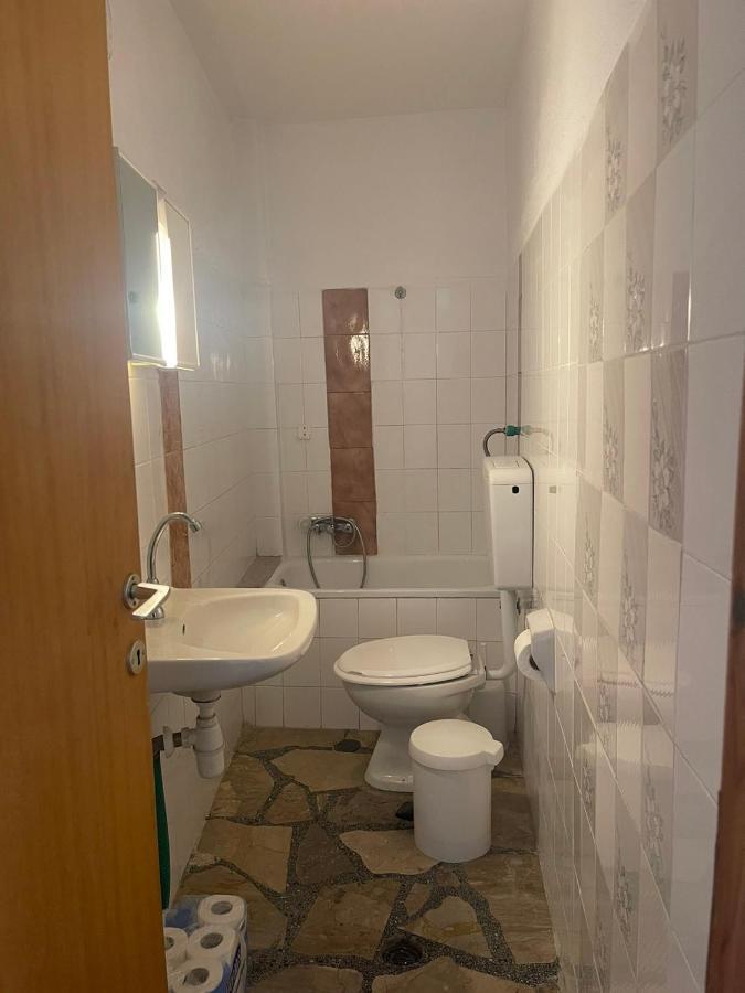 Exohi Apartments Vrasna Bagian luar foto